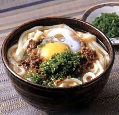 日本在除夕食用的长面条