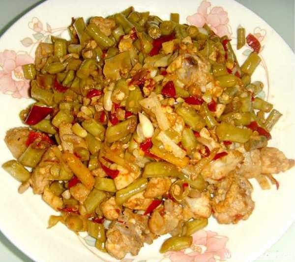 家常菜酸豆角炒肉丝